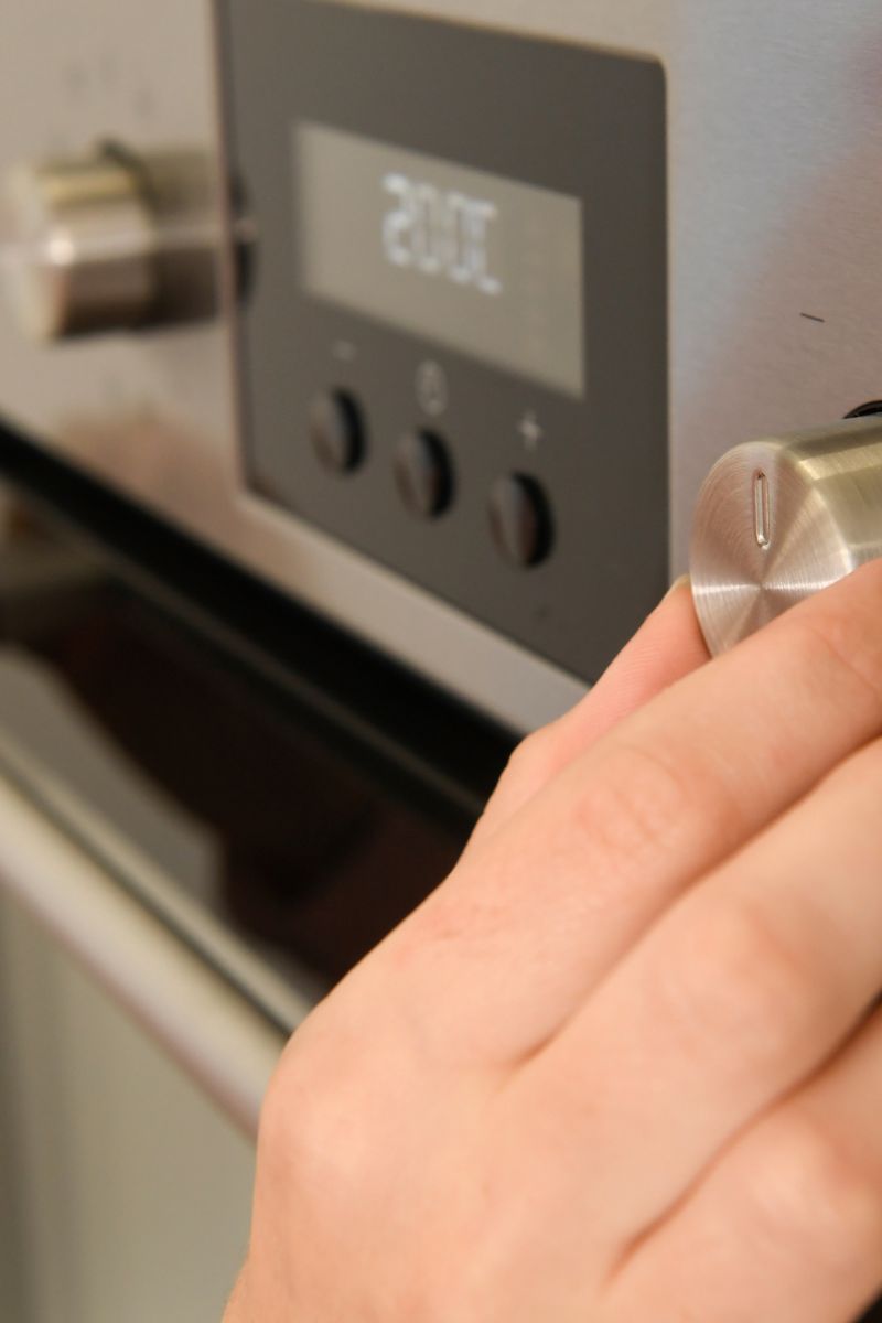190-celsius-to-fahrenheit. A picture of an oven.